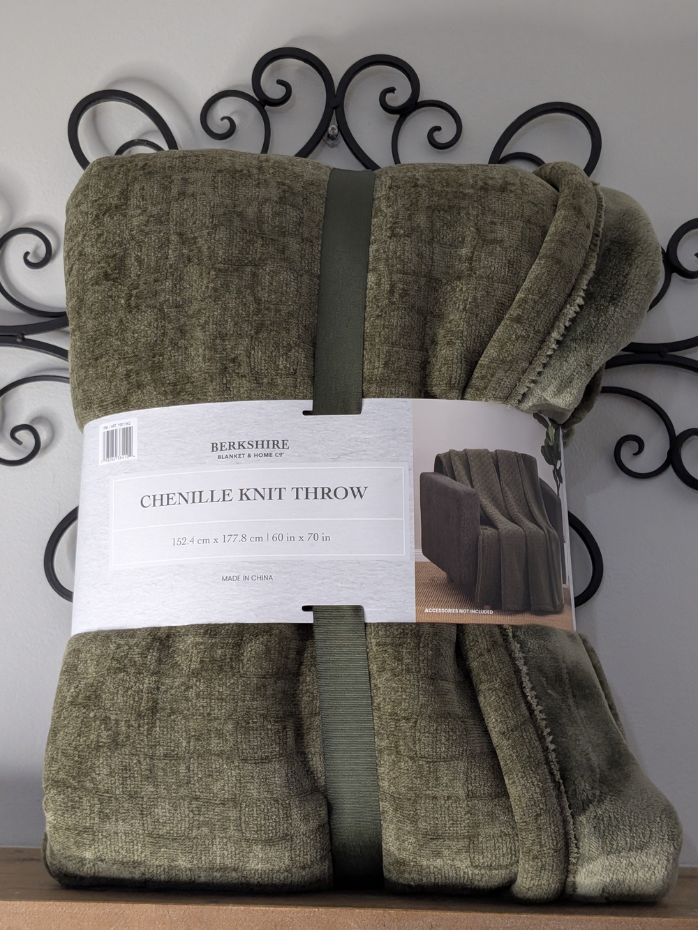 Dark Acadamia Olive Green Chenille Knit Throw NWT - Picture 2 of 9